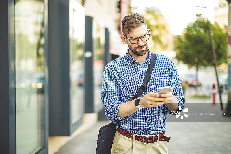 城里的年轻人图片素材