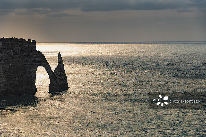 法国诺曼底埃特雷塔的阿瓦勒拱门与大西洋图片素材