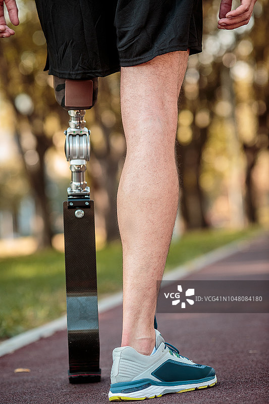 跑道上的男子图片素材