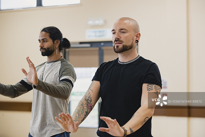 男人打太极图片素材