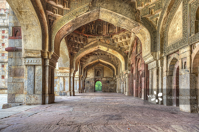 巴拉贡巴德和清真寺立面，位于印度新德里的洛迪花园陵墓图片素材