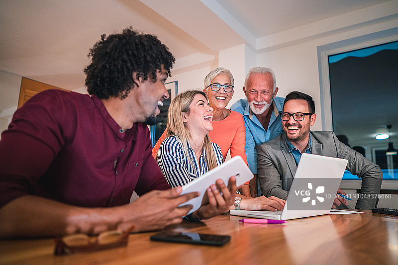 家庭会议：财务顾问图片素材