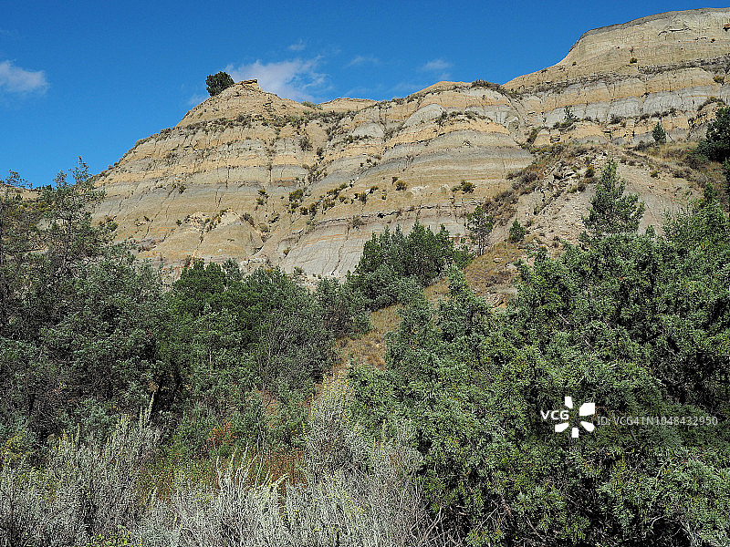 西奥多·罗斯福国家公园北区的差异侵蚀层图片素材