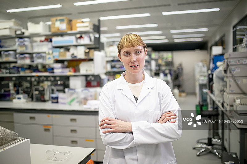 实验室里的女科学家图片素材