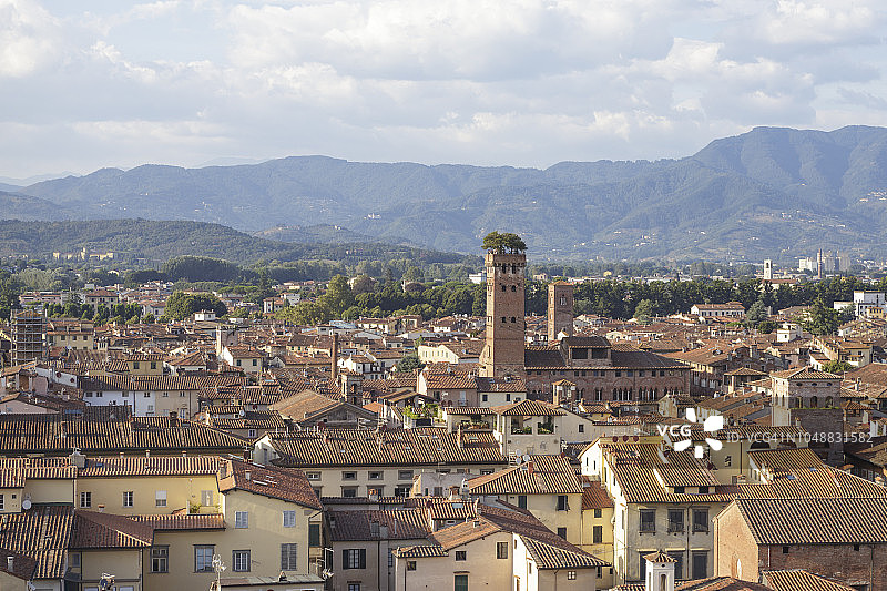 意大利托斯卡纳卢卡市吉尼基塔及其老城区图片素材