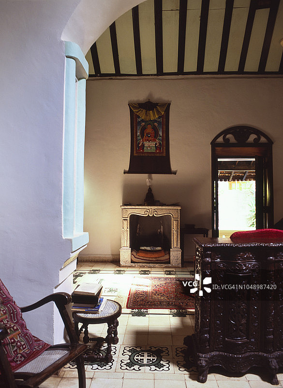 卡萨马诺利塔的古董家具客厅区图片素材