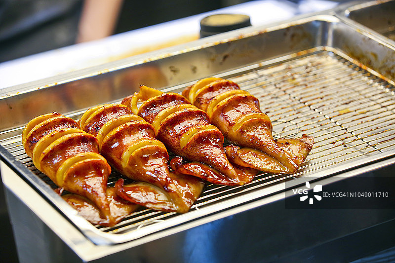 中国台湾台中逢甲夜市的街头小吃图片素材