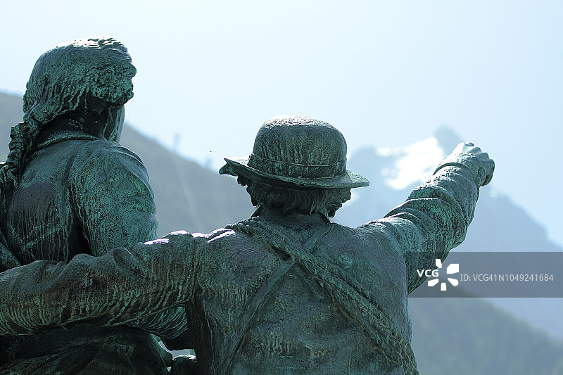 雅克·巴尔马和奥拉斯-本笃·德索绪尔雕像 - 霞慕尼图片素材