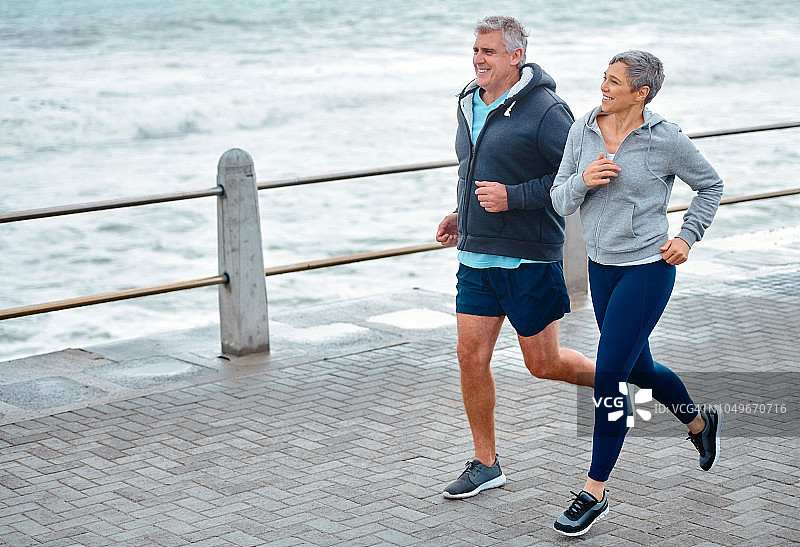 健身有益于所有年龄段图片素材