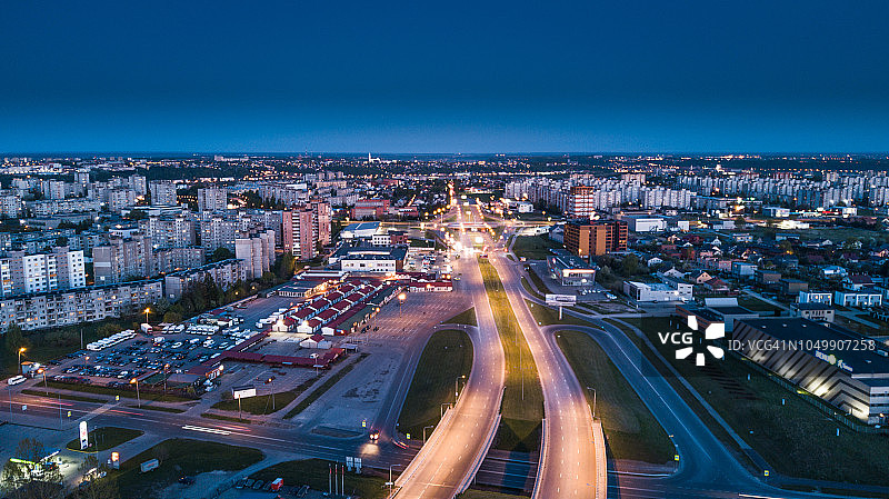 夜间城市街道图片素材
