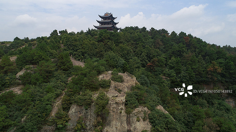 安徽安庆福山山顶的中国传统亭台图片素材