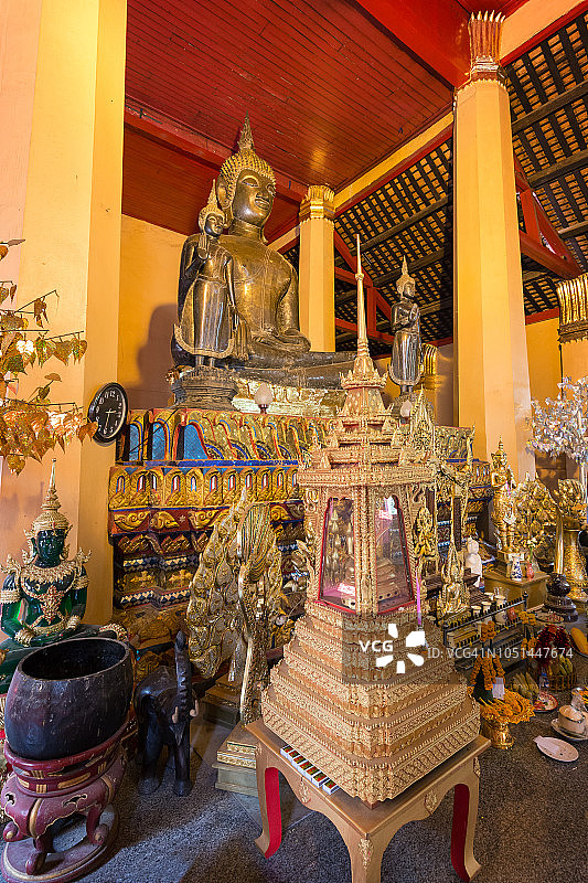 万象翁黛寺的祭坛图片素材