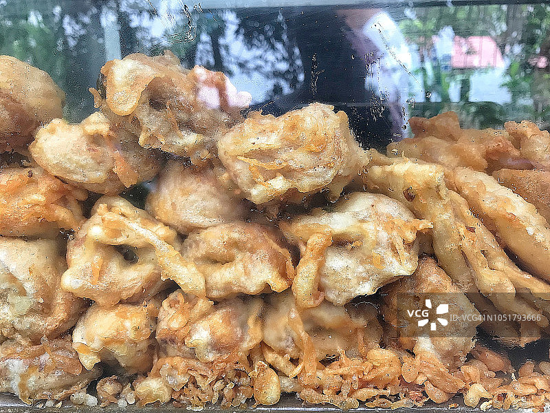 展出的各种油炸小吃图片素材