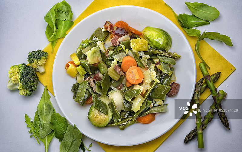 地中海美食：蔬菜炖菜图片素材