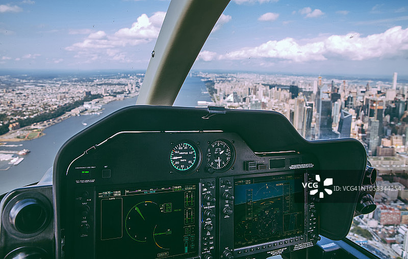 美国纽约直升机飞行图片素材