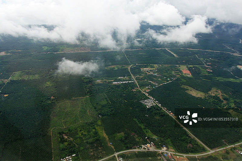 飞往山打根：马来西亚沙巴州的城市图片素材