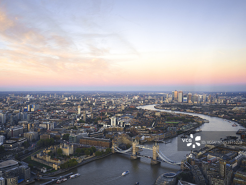 伦敦城市夜景航拍图片素材