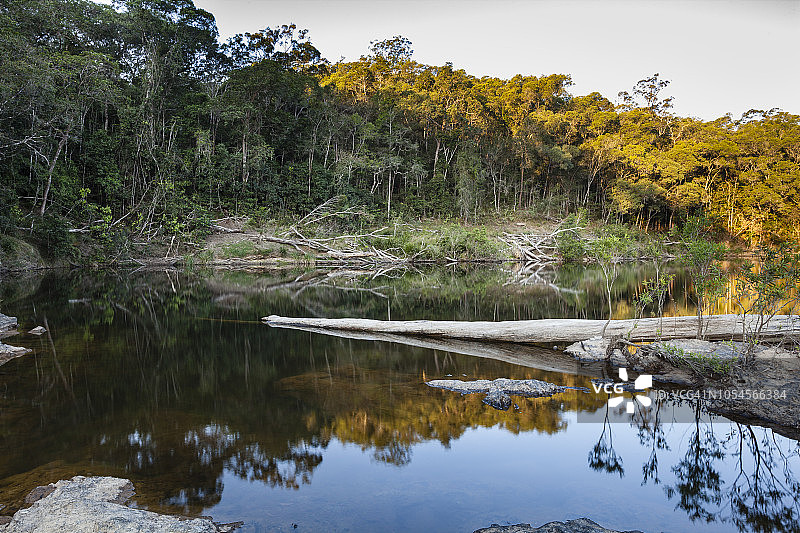 澳大利亚昆士兰州瓦拉曼瀑布邦古鲁步道图片素材