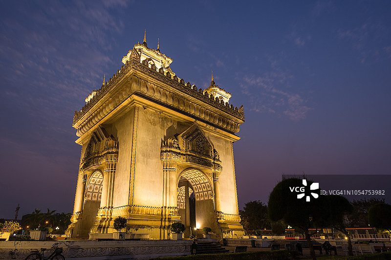 老挝万象的凯旋门战争纪念碑图片素材