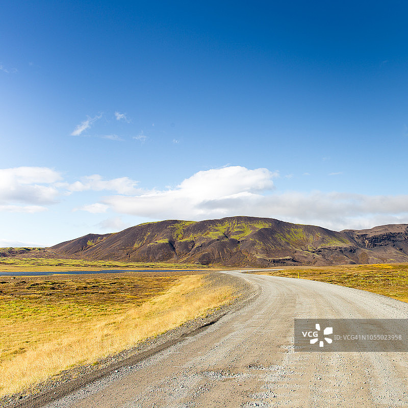 冰岛的越野车泥路图片素材