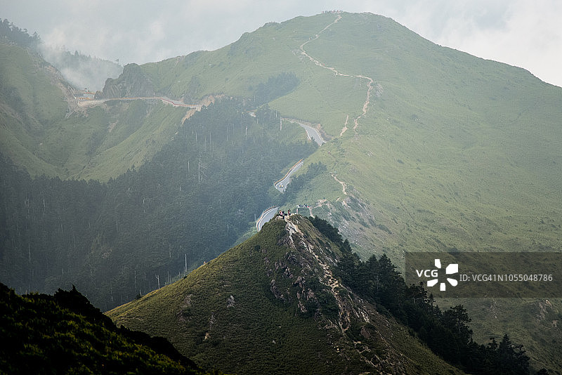 暮色下的云山：中国台湾太鲁阁公园合欢山图片素材