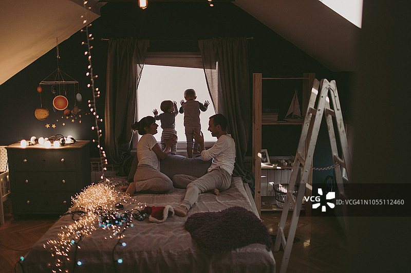 我们家中的冬季魔法图片素材