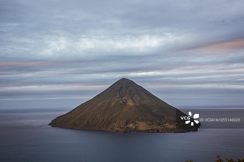 汤加考火山图片素材