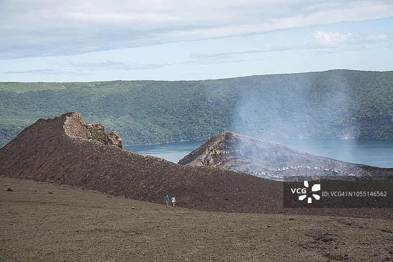 汤加托富阿岛的火山口图片素材