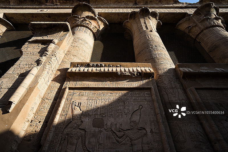 埃及尼罗河畔的埃德福神庙遗址建筑图片素材