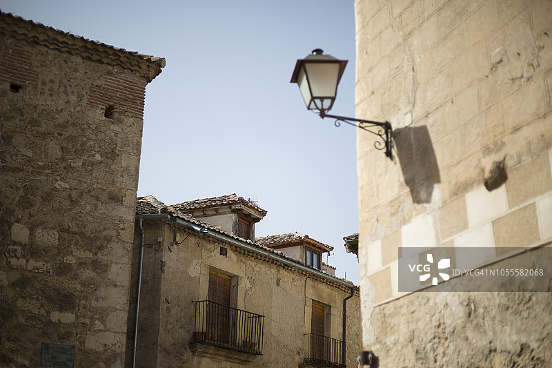 西班牙卡斯蒂利亚-莱昂塞戈维亚省佩德拉萨街景图片素材