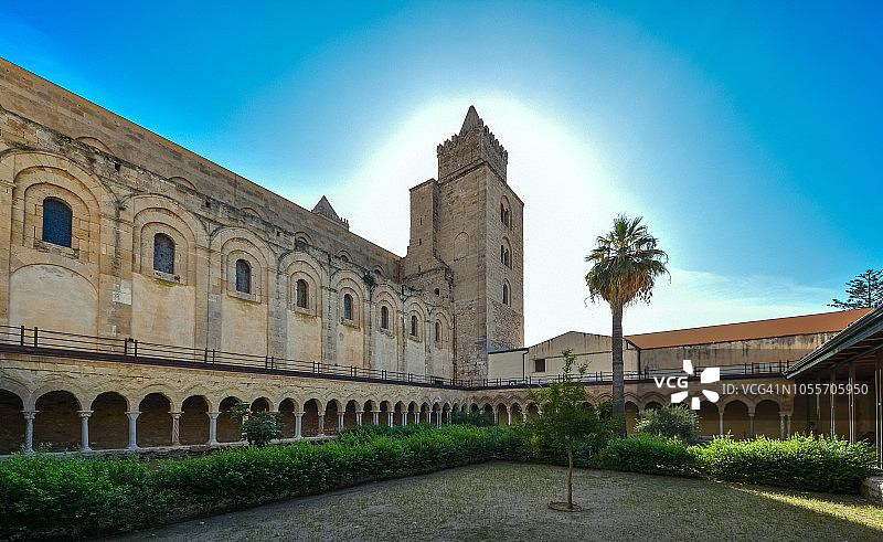 切法卢大教堂诺曼罗马式回廊图片素材
