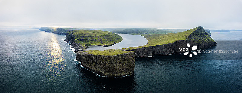 法罗群岛的莱蒂斯瓦特恩湖图片素材