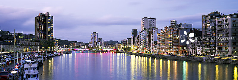 列日黄昏全景天际线图片素材