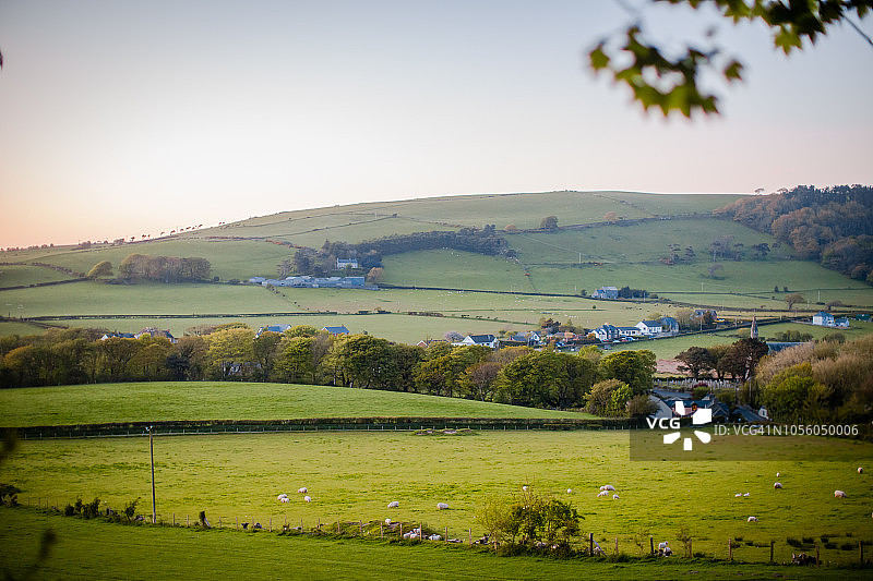 威尔士锡雷迪昂郡乡村的如画风光图片素材