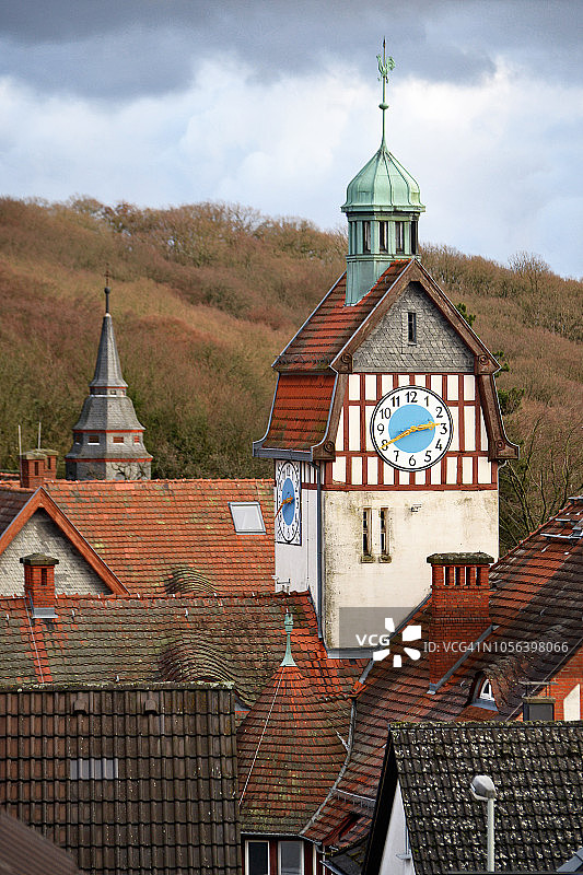 房屋与山丘图片素材