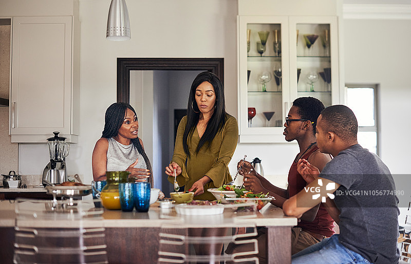 晚餐讨论图片素材