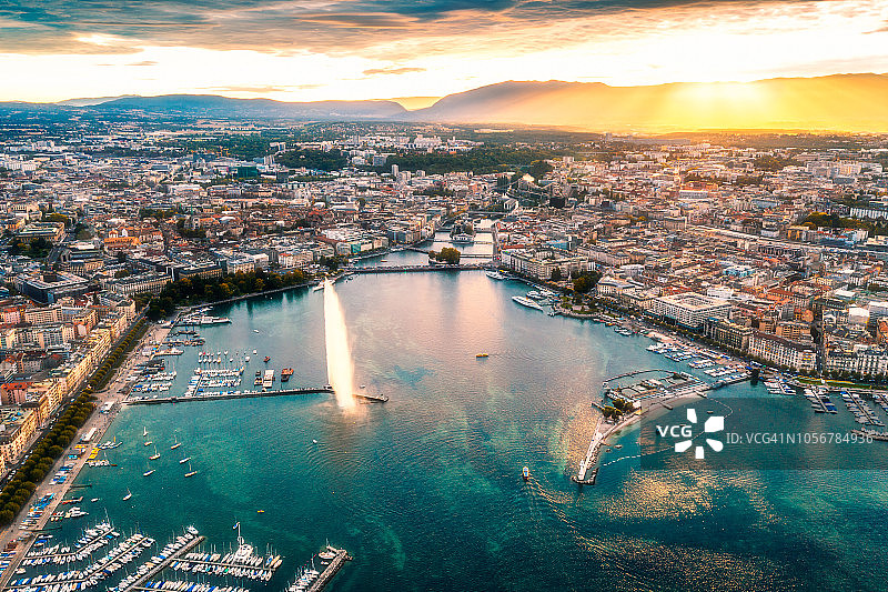 日落时分的日内瓦城市航拍景观图片素材