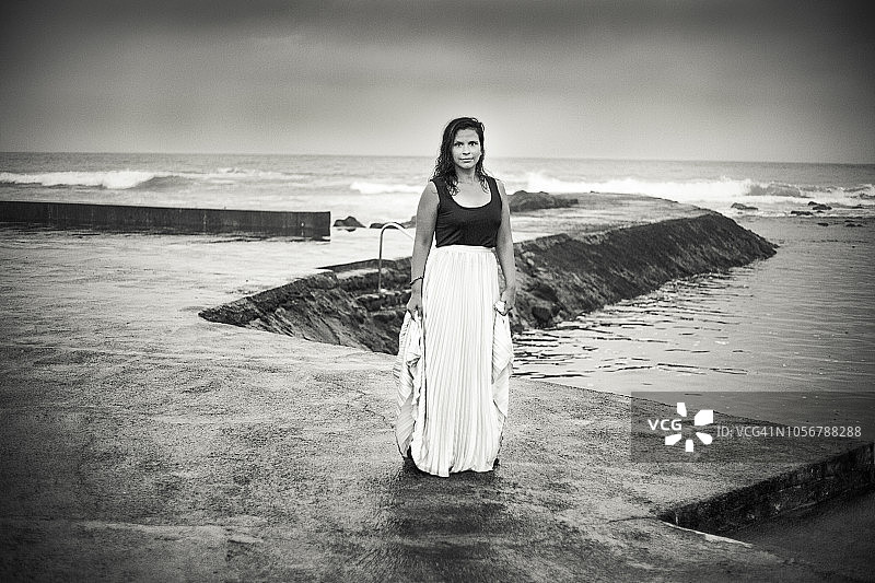 特塞拉岛上的年轻女孩肖像，亚速尔群岛图片素材