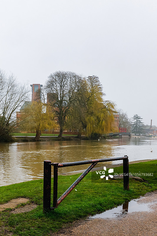 英格兰斯特拉特福埃文河畔的皇家莎士比亚剧院图片素材