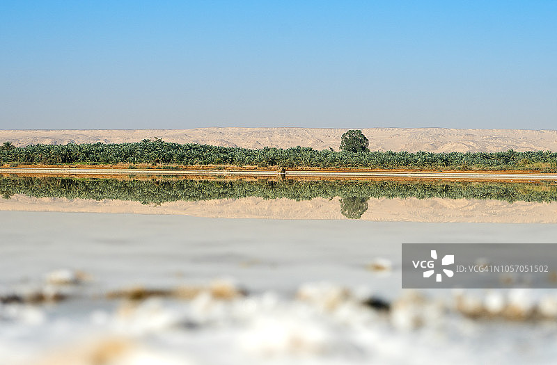 埃及巴哈利亚沙漠绿洲盐湖风光图片素材