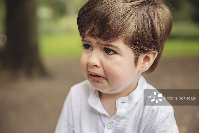哭泣的幼儿肖像图片素材