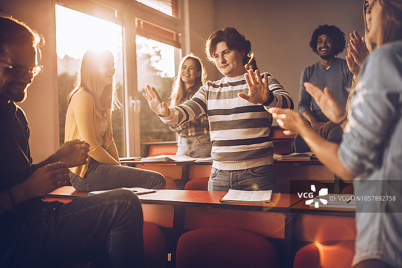 不要为我鼓掌！图片素材