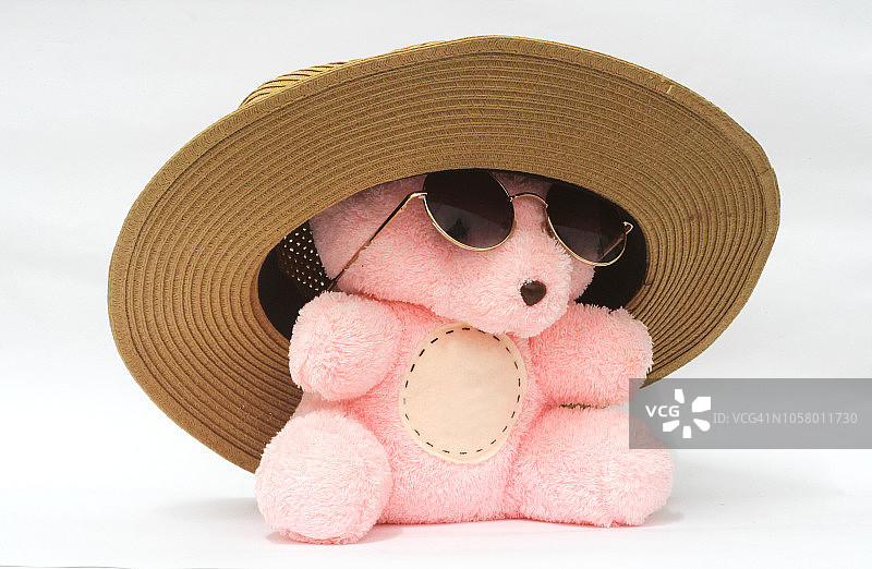 戴粉色帽子和可爱眼镜的熊，白色背景，插图，可用于其他作品图片素材