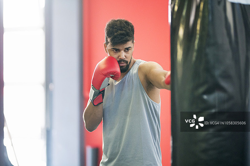 对抗重沙袋图片素材