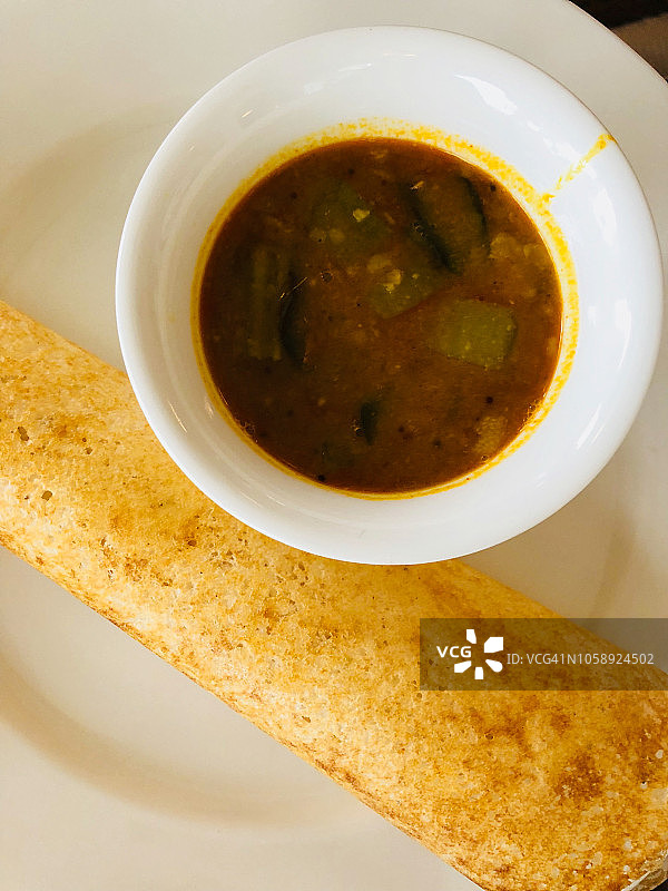 搭配扁豆的印度薄饼图片素材