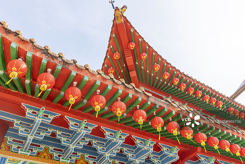 色彩鲜艳的屋顶图片素材