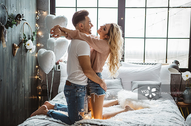 浪漫的情人节情侣图片素材