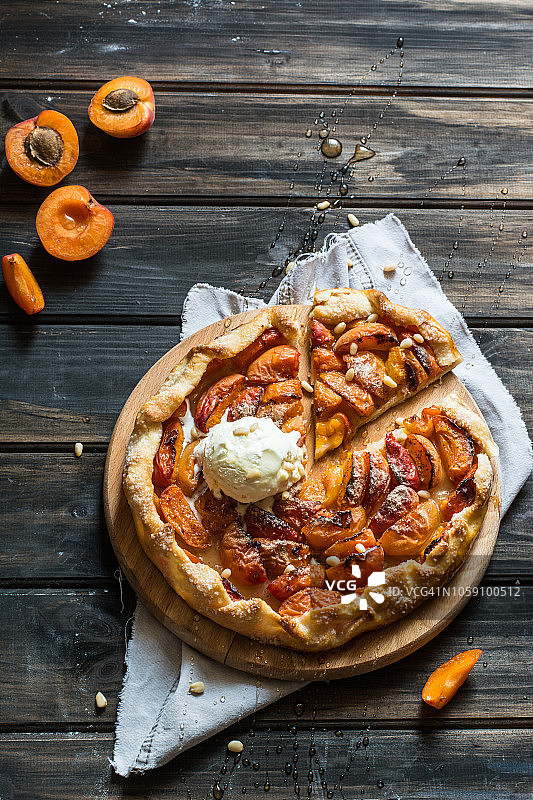 自制杏子挞俯拍图片素材