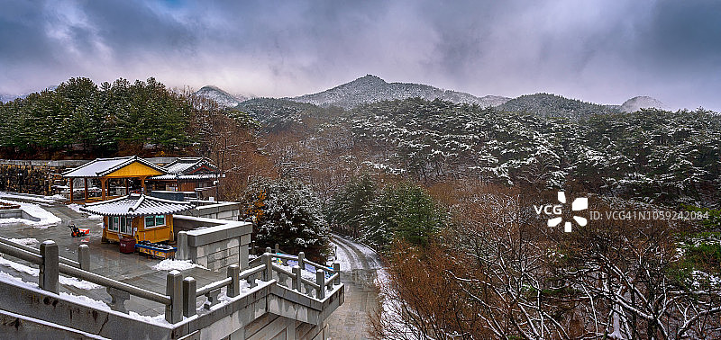 桐华寺大雄殿图片素材