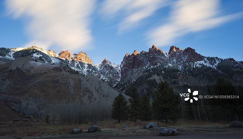栗色钟荒野的秋景_0图片素材